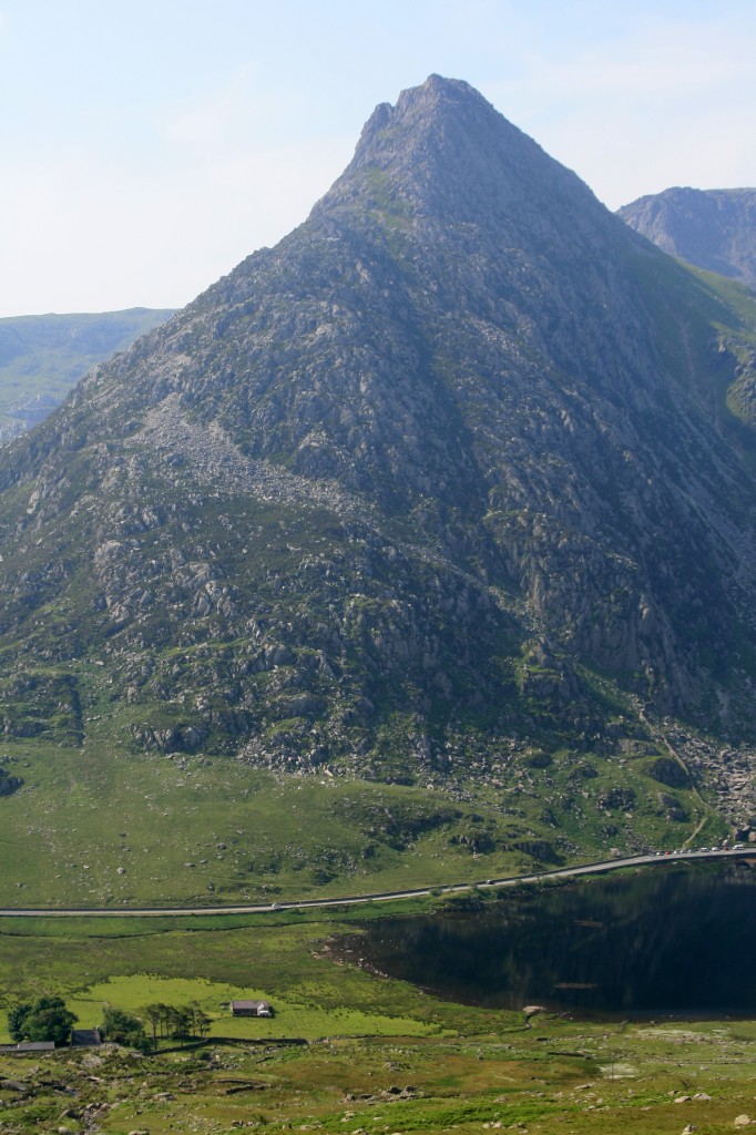 looking across to the north ridge of Tryfan from above Tal Y Llyn Ogwen