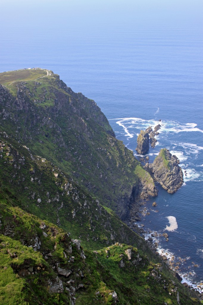 looking back to the car park from Sliabh Liag